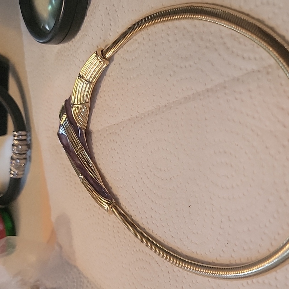 Necklece - Picture 4 of 4